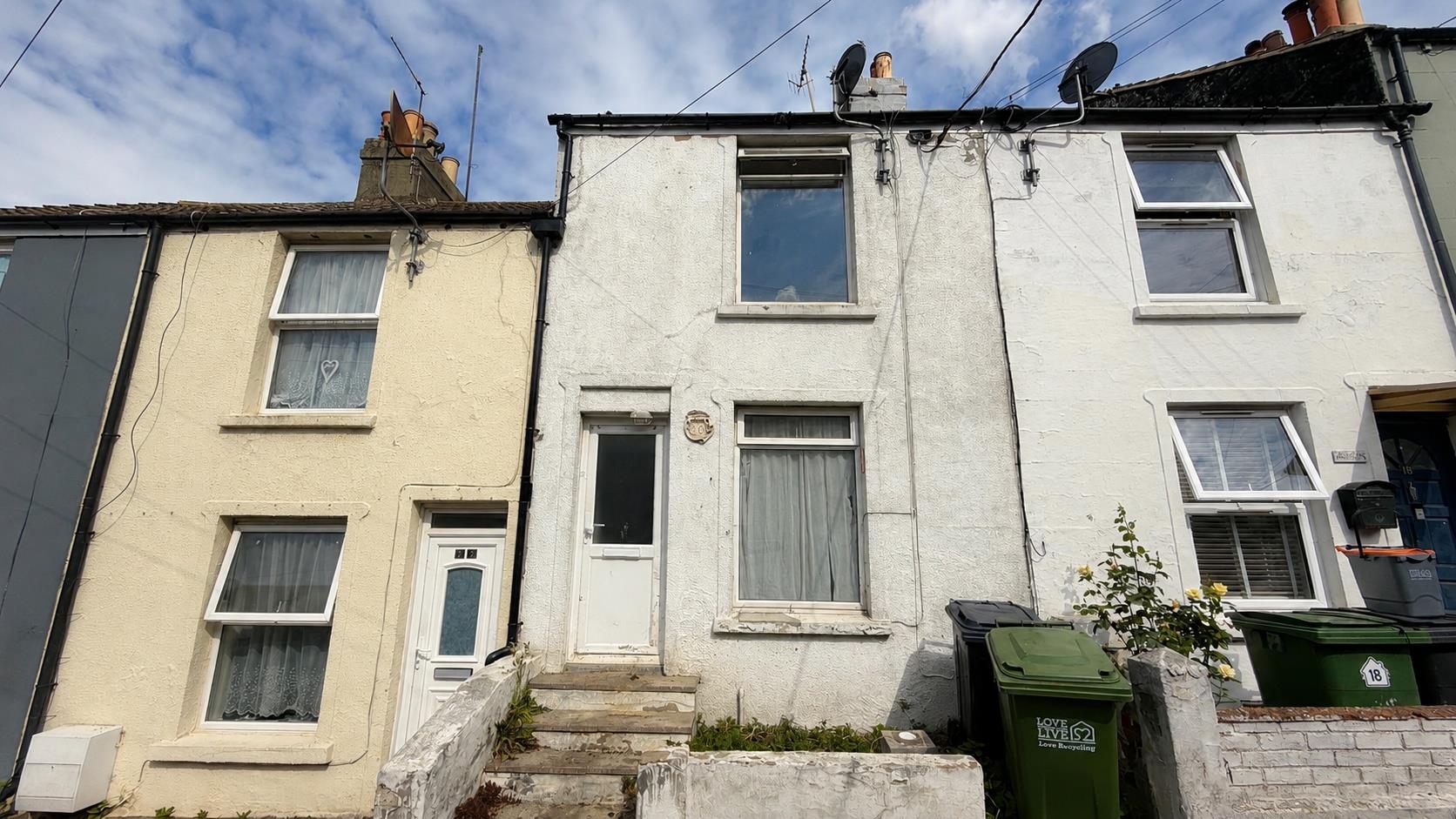 2 bed property in Sandown Road, Hastings
